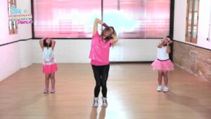 Download video Aprende a bailar Dance paso a paso - Spanish